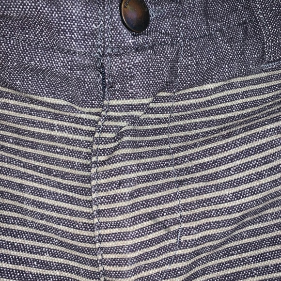 Boys Volcom size 4 shorts - Picture 3 of 9